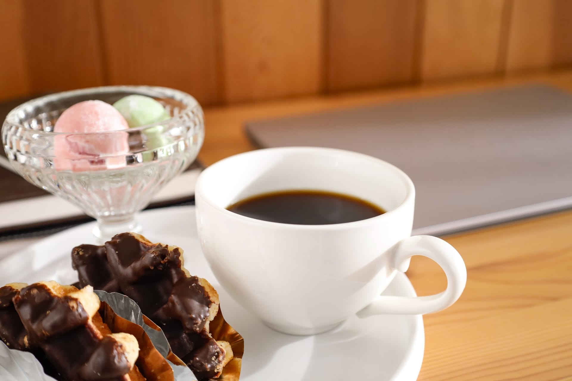 デスクワークの小腹対策